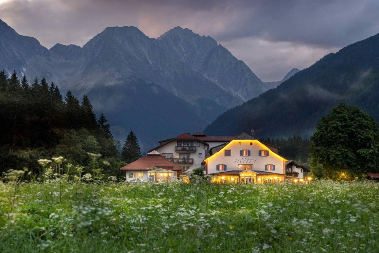 Hotel Bad Salomonsbrunn Antholz-Mittertal Exteriör bild